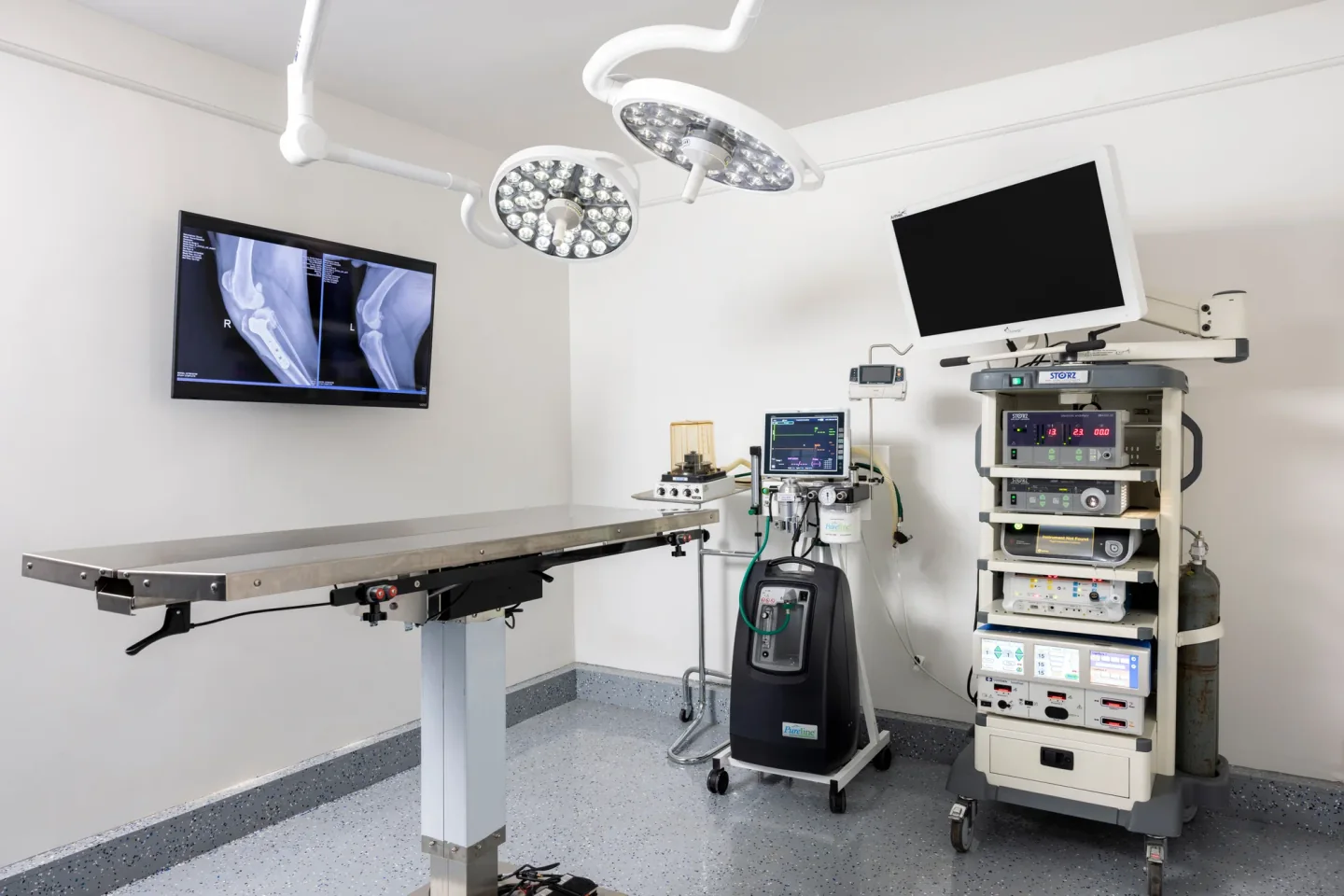 Imaging equipment in the Santa Monica surgical suite
